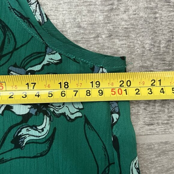 LOFT Women’s Pintucked Ruffle V Neck Sleeveless Blouse Top Green Size Medium - Picture 6 of 7